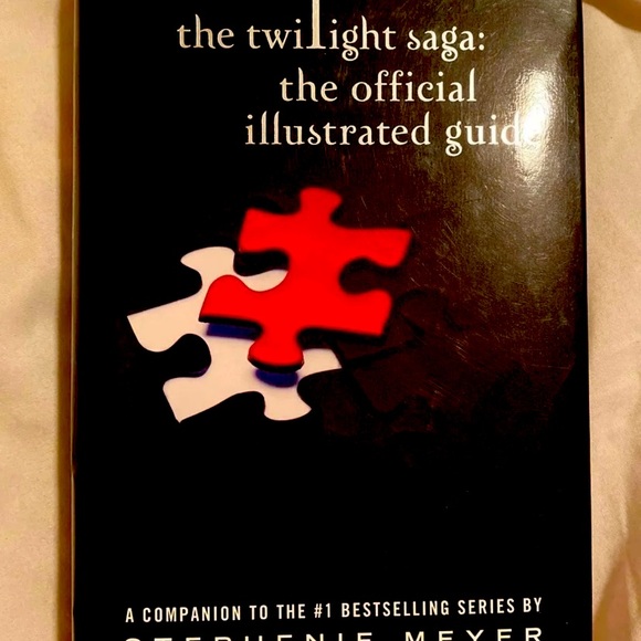 Other - Twilight saga illustrated guide